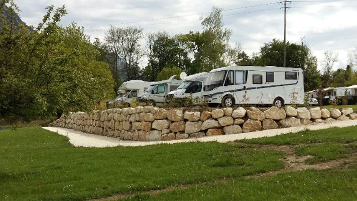 emplacement-caravanes-camping